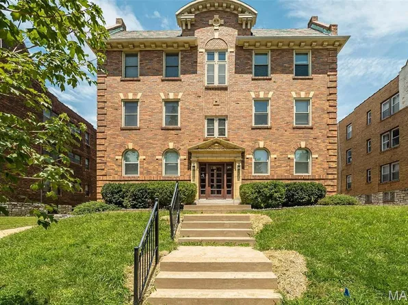 7537 Buckingham Dr, Saint Louis, MO 63105