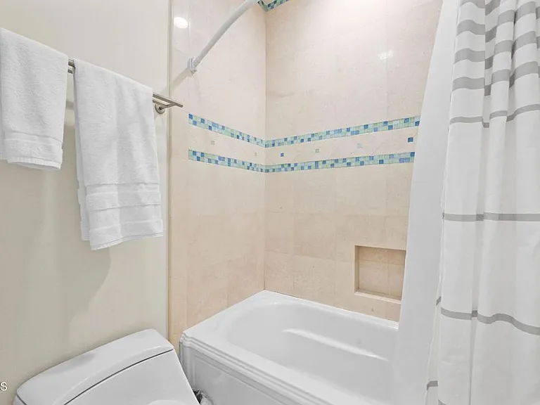 3263 New York Dr — Photo 56