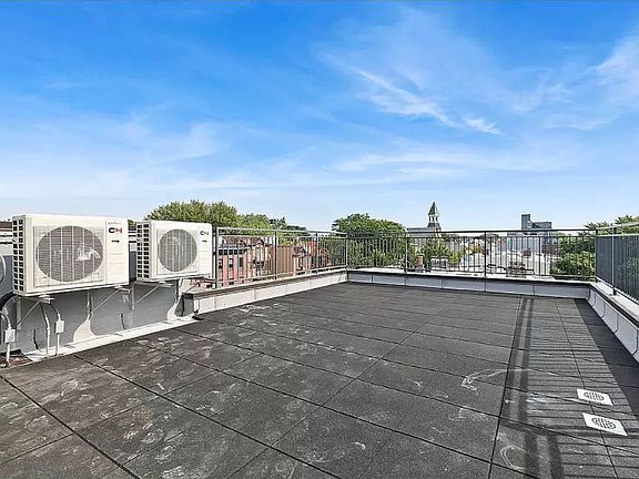 5th image of 437 Franklin Ave #3F
