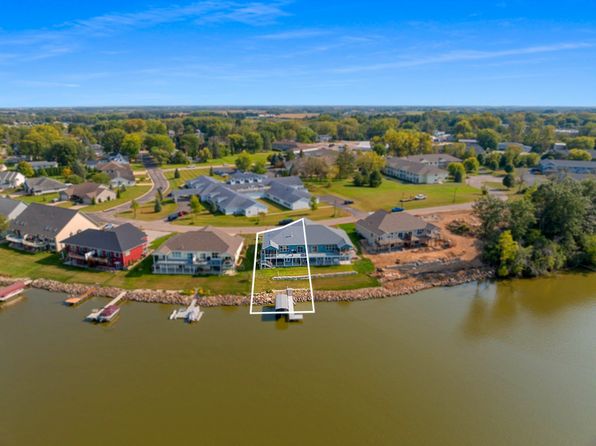 212 Baker Blvd, Beaver Dam, WI 53916