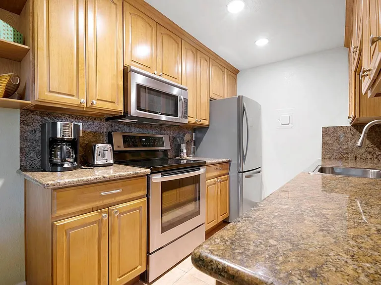 2468 W Bayshore Rd #5 — Photo 7