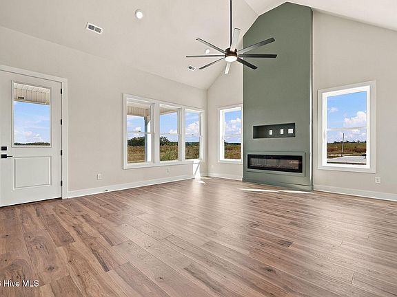 5th image of 3500 Alberta Way