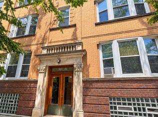 814 W Cornelia Ave #2, Chicago, IL 60657