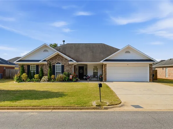 211 Cove Creek Dr, Opelika, AL 36804
