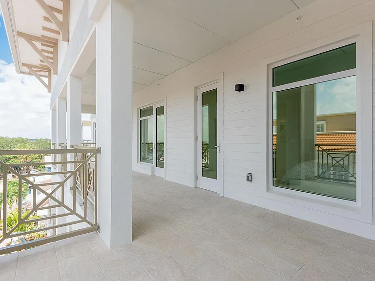 41 SW Seminole St #410 — Photo 14