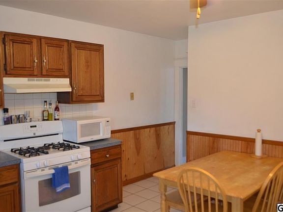 5th image of 233 W Dauphin St