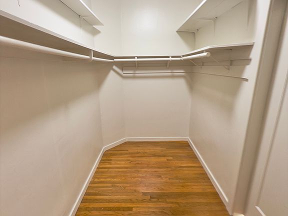 5th image of 950 Bay St APT 19