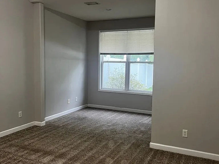 115 Renee Dr — Photo 15