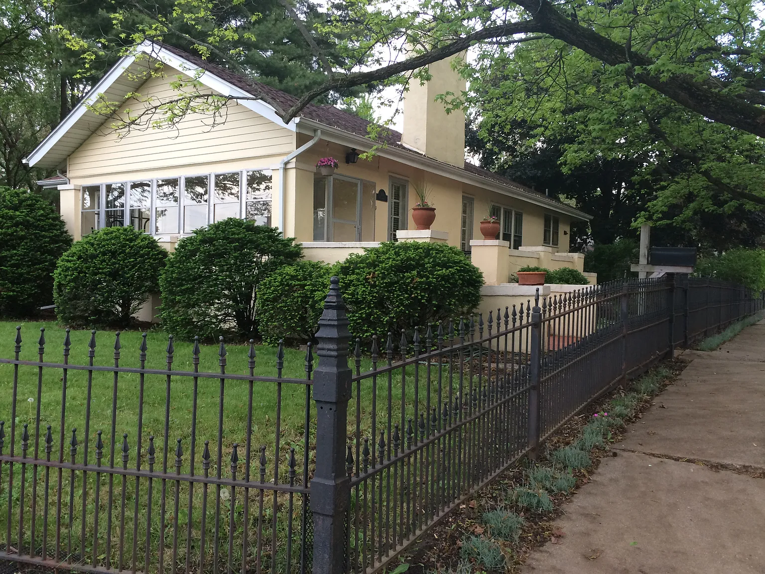 1101 E Washington St photo 1