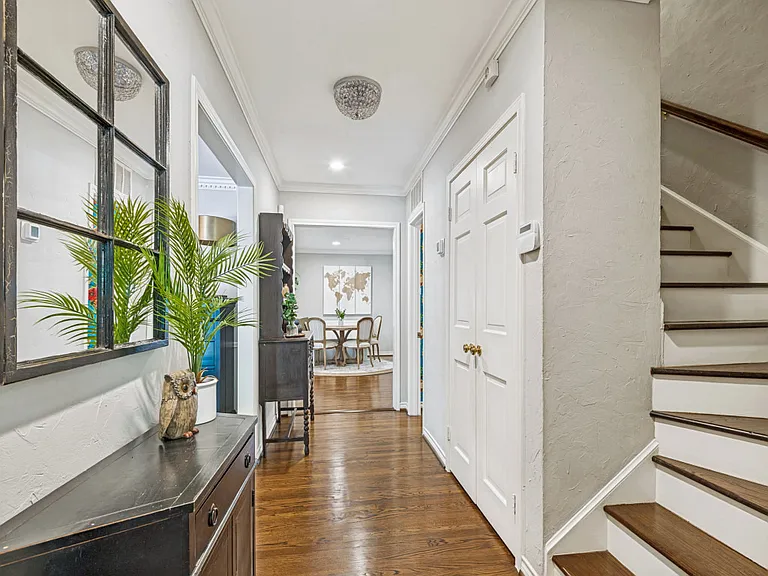 4556 Belclaire Ave — Photo 25