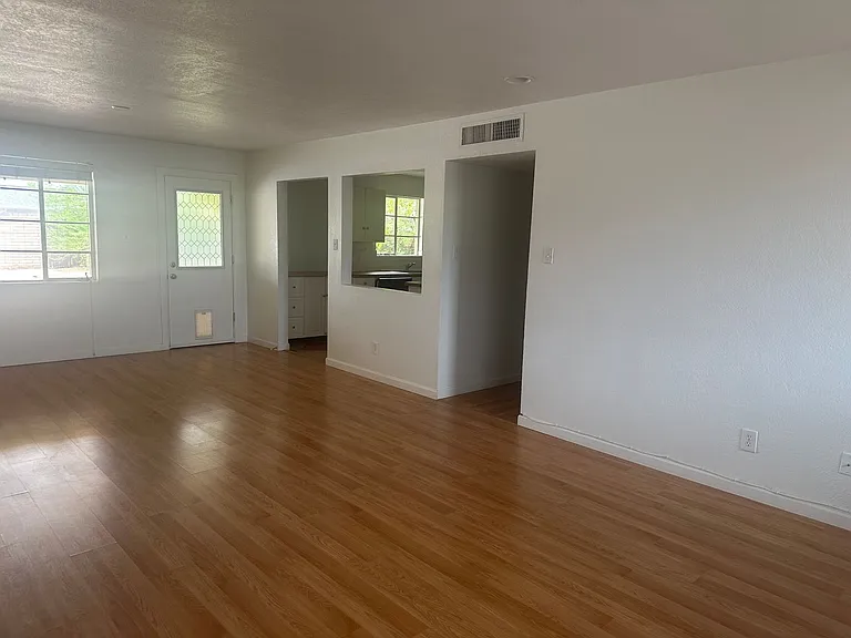 6725 E Sheridan St — Photo 4