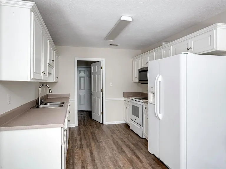 4557 Country Glen Cir — Photo 14