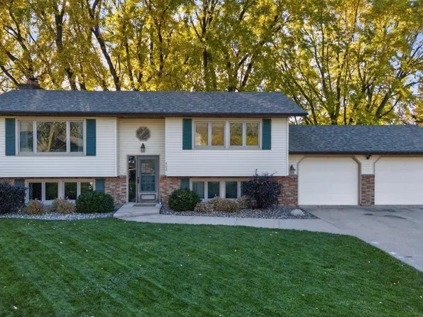 402 11th Avenue Cir NW, Kasson, MN 55944