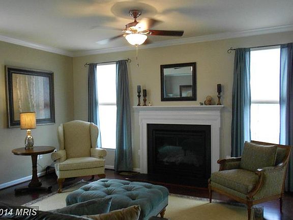 4th image of 1 Laurel Pine Ct