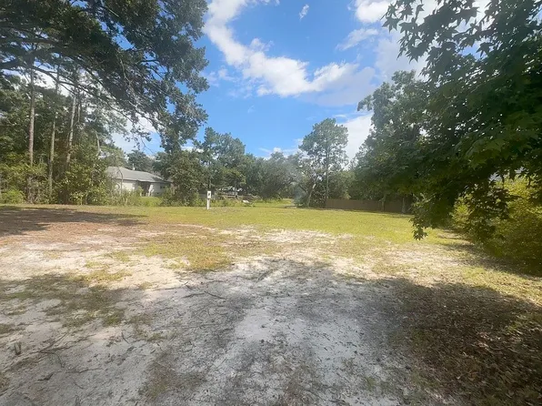 46 Pinelog St, Freeport, FL 32439