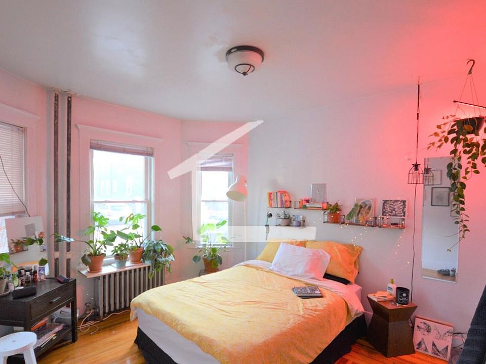 2nd image of 41 Easton St #1Z