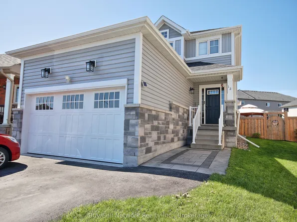12 Summer Ln, Selwyn, ON K9L 0G4