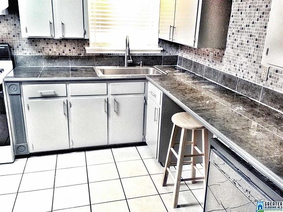 5th image of 733 Kathleen Ct