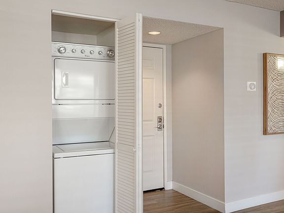 4th image of 848 Weber Cir #7-108