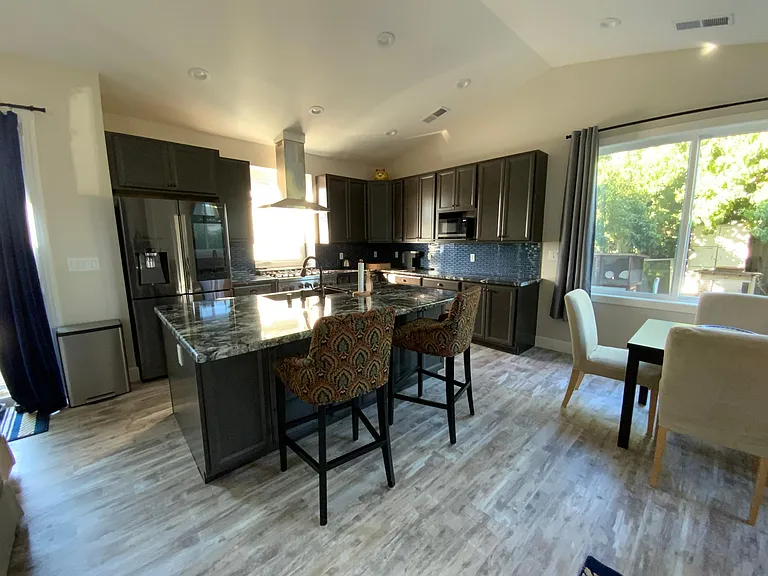 1598 Valota Rd — Photo 9