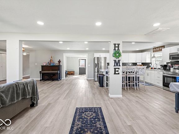 4th image of 415 Elm Ave