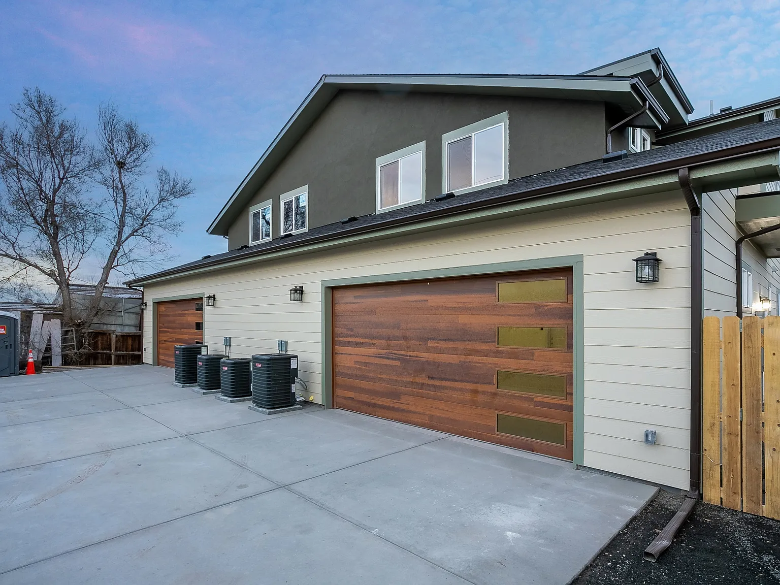 6641 Hooker St — Photo 2