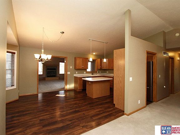 5th image of 6127 S 81st St