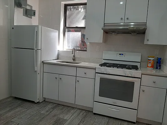 Rented by Jade Stone Real Estate Consulting | media 21