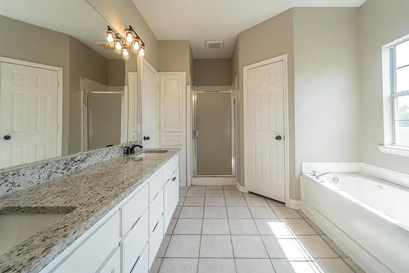 4 bed, 2497 sqft, $2,800 — Photo 4