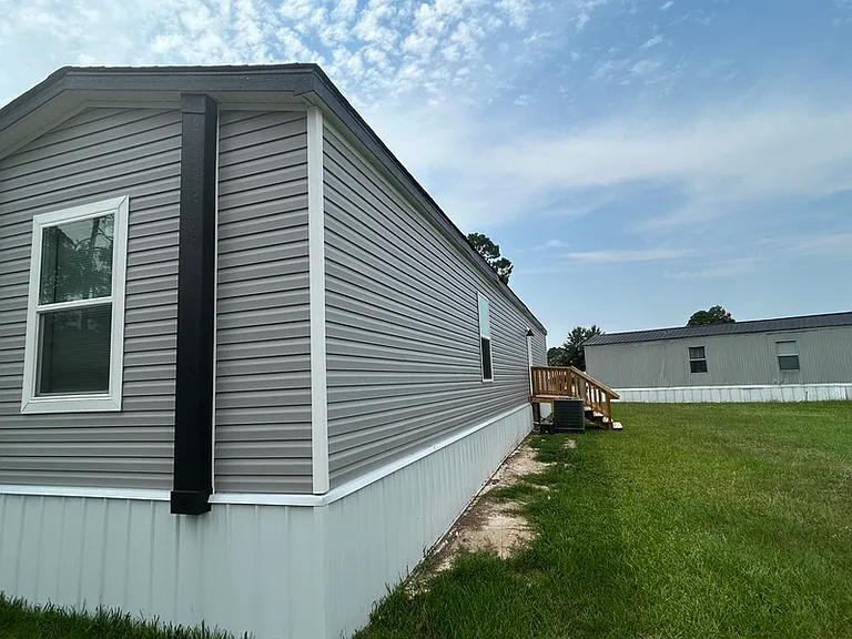 327A Picardy Dr — Photo 3