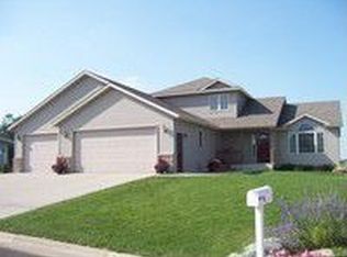 533 Allyn Cir, Janesville, MN 56048