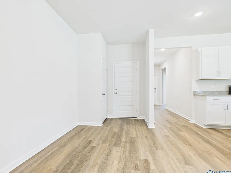 1325 Eidson St — Photo 7