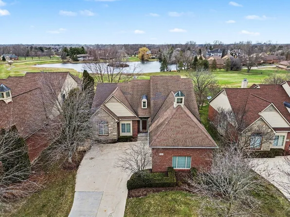 5421 Pinnacle Ct, Ann Arbor, MI 48108