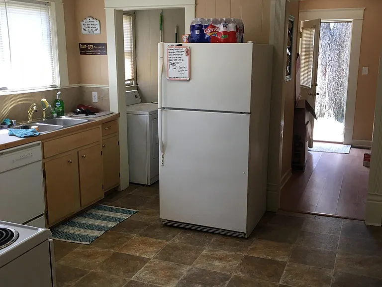 403 Center St — Photo 15
