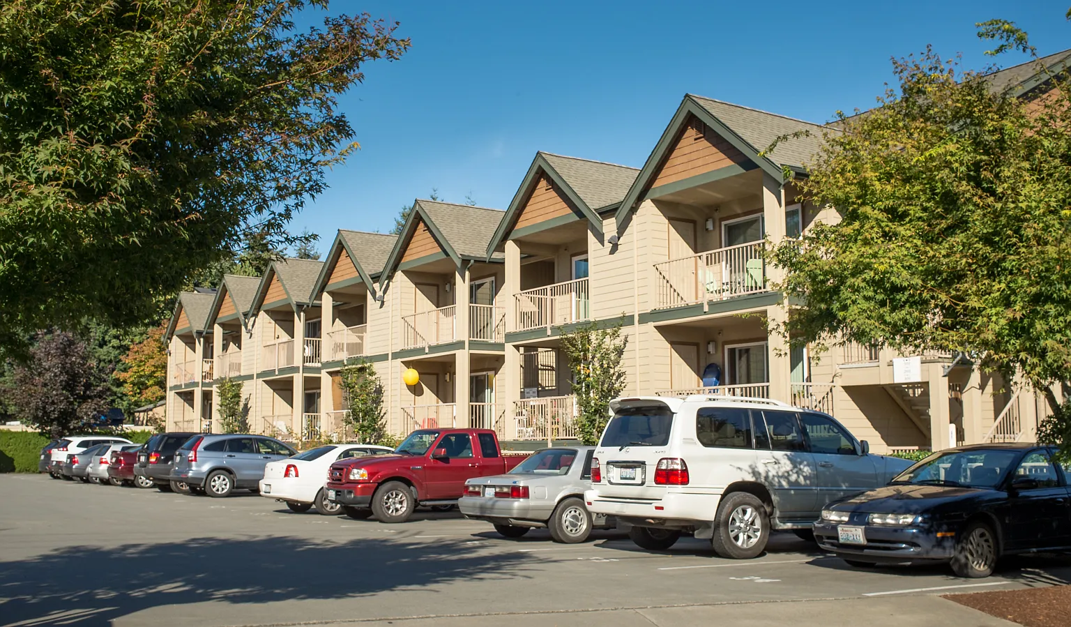 Chelsea Court — Photo 2
