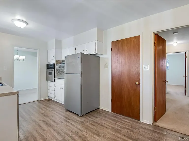 1628 S Locust St — Photo 18