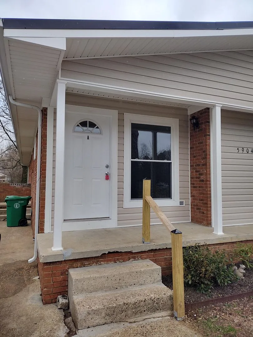 East Ridge 2 Bedroom Duplex — Photo 2