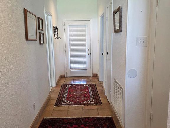 5th image of 220-4 E Riverhill Club Ln