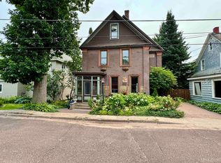 624 Lake Ave, Hancock, MI 49930