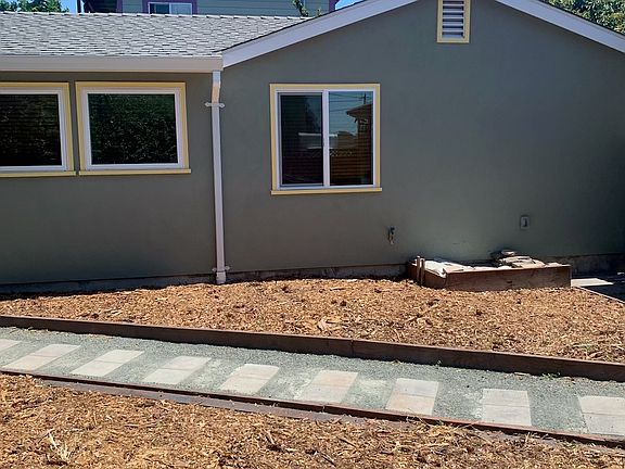 2nd image of 2662 Merritt Ave #1.5