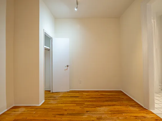 Rented by City Connections Realty | media 12