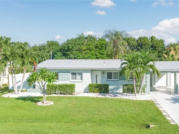 843 Lake McGregor Dr, Fort Myers, FL 33919