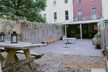 Rented by aptsandlofts.com