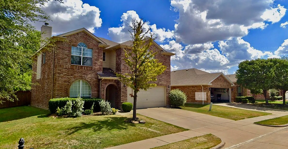 3 bed, 2.5 bath, 2264 sqft, $2,995 — Photo 3
