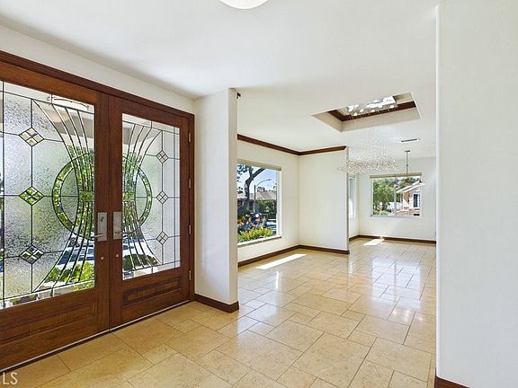 3rd image of 165 Cumberland Rd