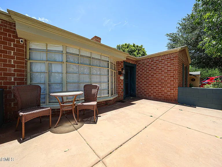 1317 W Holly St — Photo 8