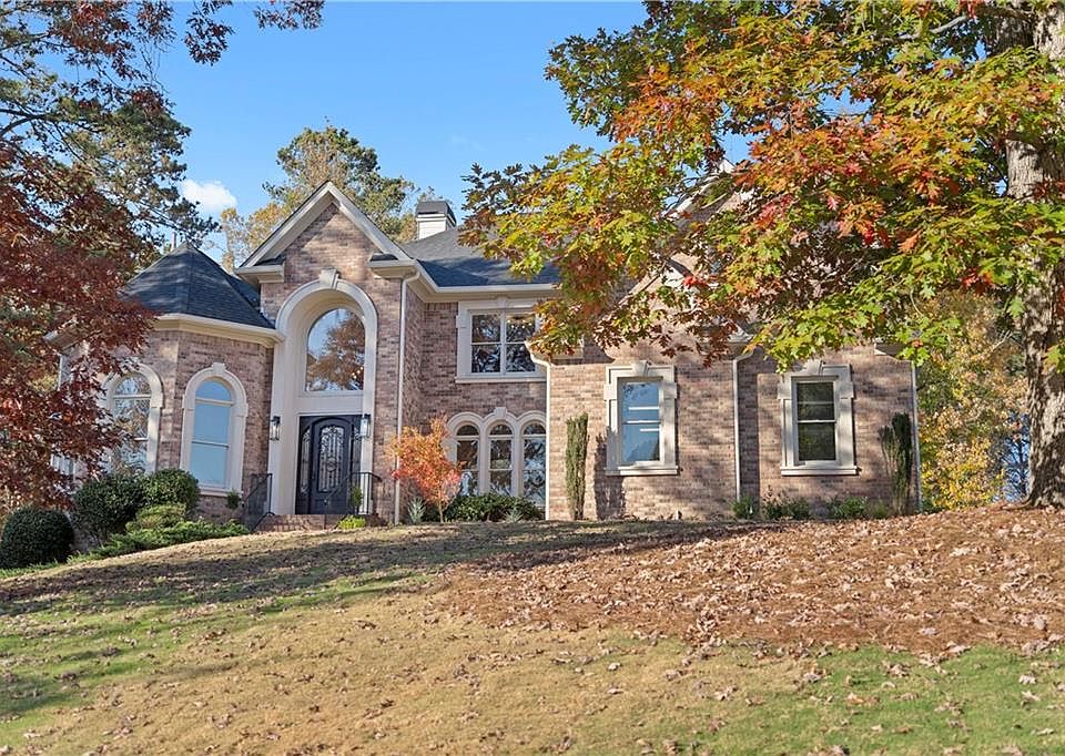 1st image of 695 Highland Oaks Dr SW