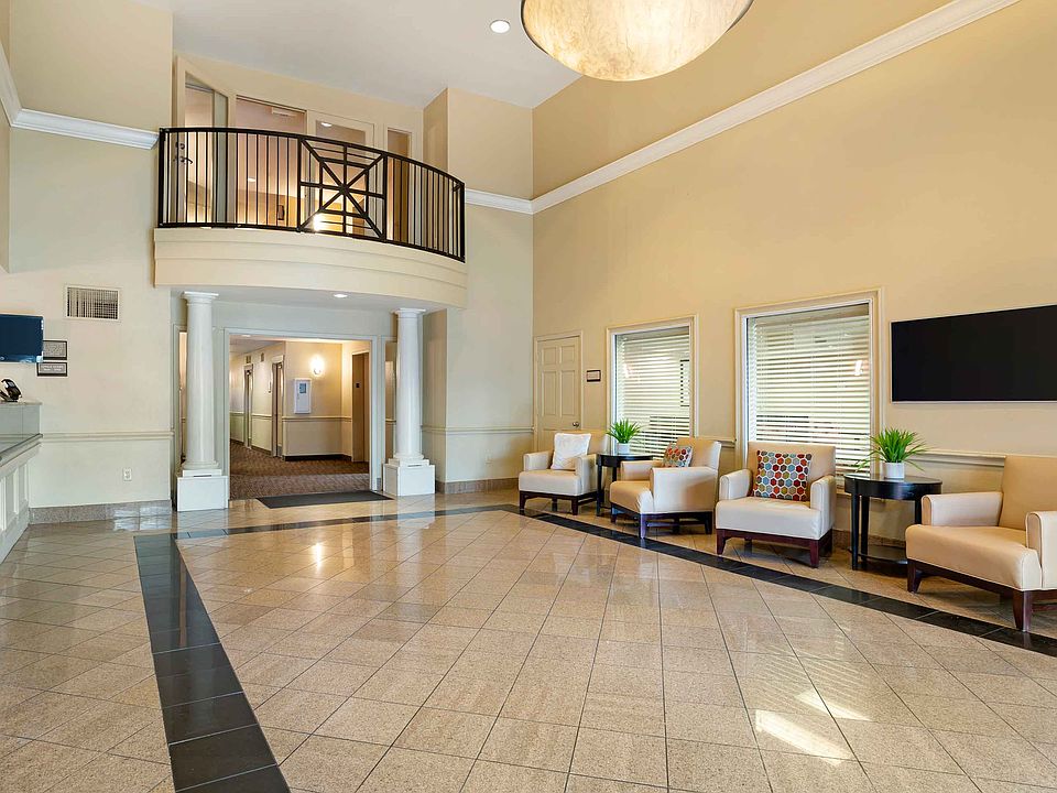 Lobby and Guest Check-in