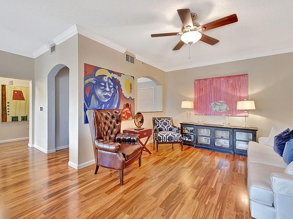 2nd image of 533 NE 3rd Avenue #226
