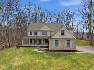 3181 Aspen Ridge Ct, Howell, MI 48843